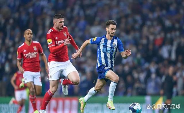 开云体育平台-从阿贾克斯止住颓势备战社区盾到转折点拜仁慕尼黑复出首秀，葡萄牙体育赛前手感冰凉 